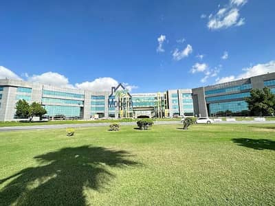 Shop in affitto a Dubai Investments Park (DIP), Dubai - R-9. jpg