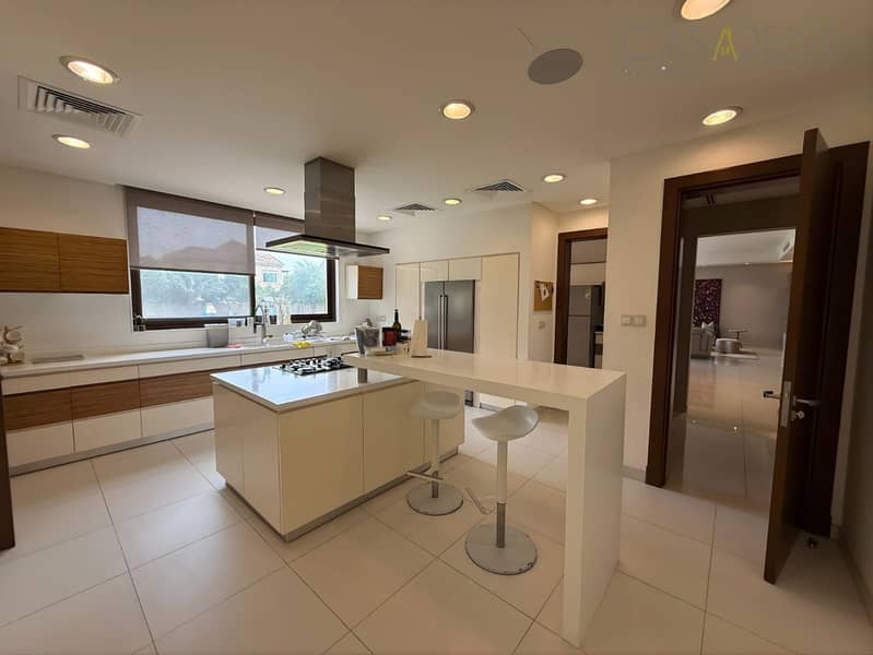 9 1325 KITCHEN. jpeg