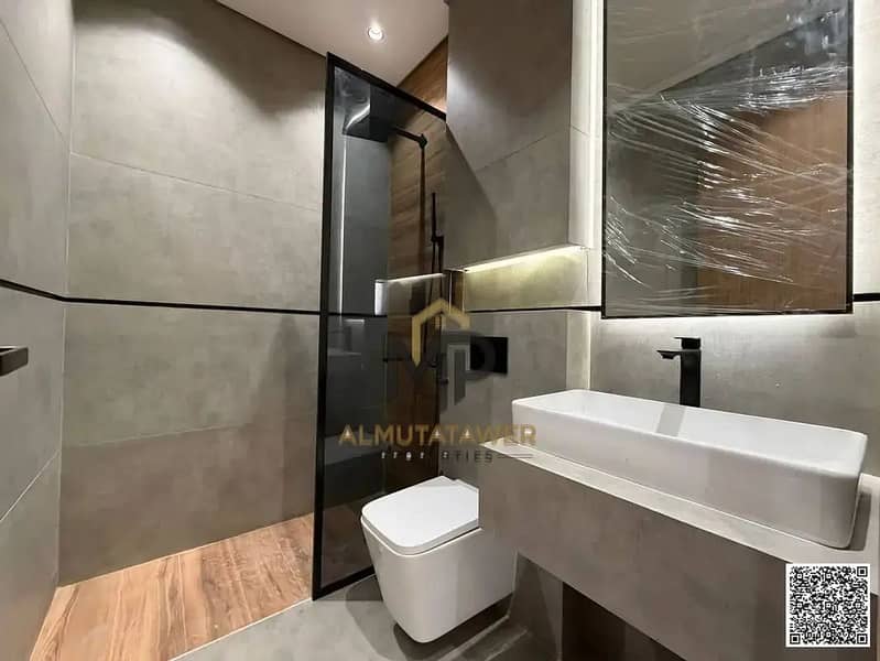 16 batch_841831784-1066x800. webp