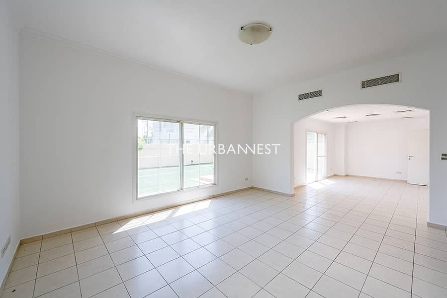 Vacant Now | Corner Plot | 4 Bedroom Villa Vacant Now | Corner Plot | 4 Bedroom Villa