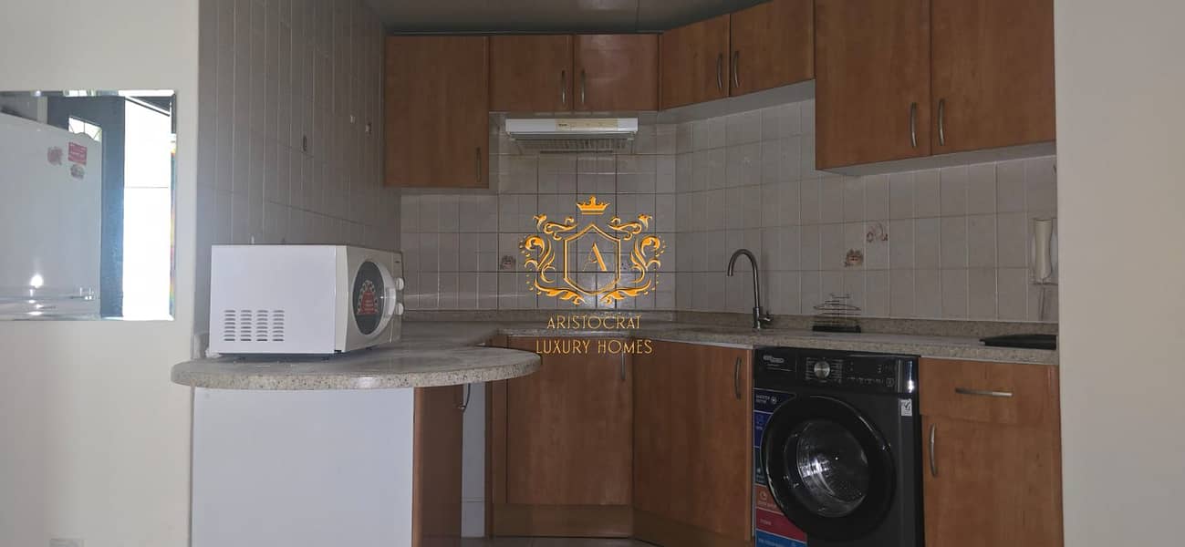 7 Kitchen 02. jpeg