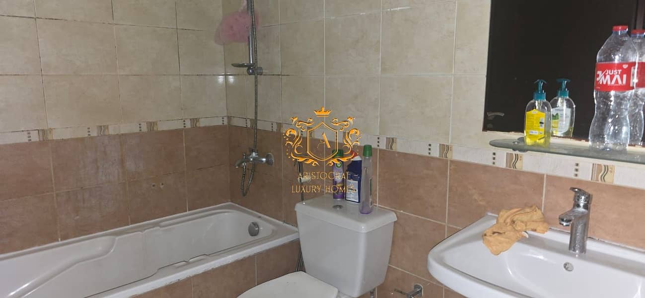 11 Bathroom 01. jpeg