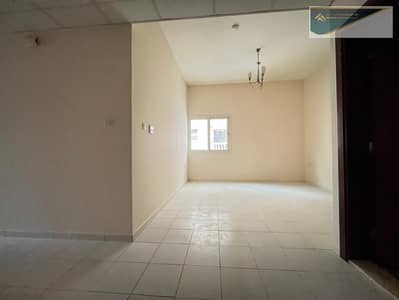 Appartement de 2 chambres à à louer à Al Qasimia, Sharjah - 5620f5a7-f13e-45b1-a1fa-7ac7509bec1f. jpeg Appartement de 2 chambres à à louer à Al Qasimia, Sharjah - 5620f5a7-f13e-45b1-a1fa-7ac7509bec1f. jpeg