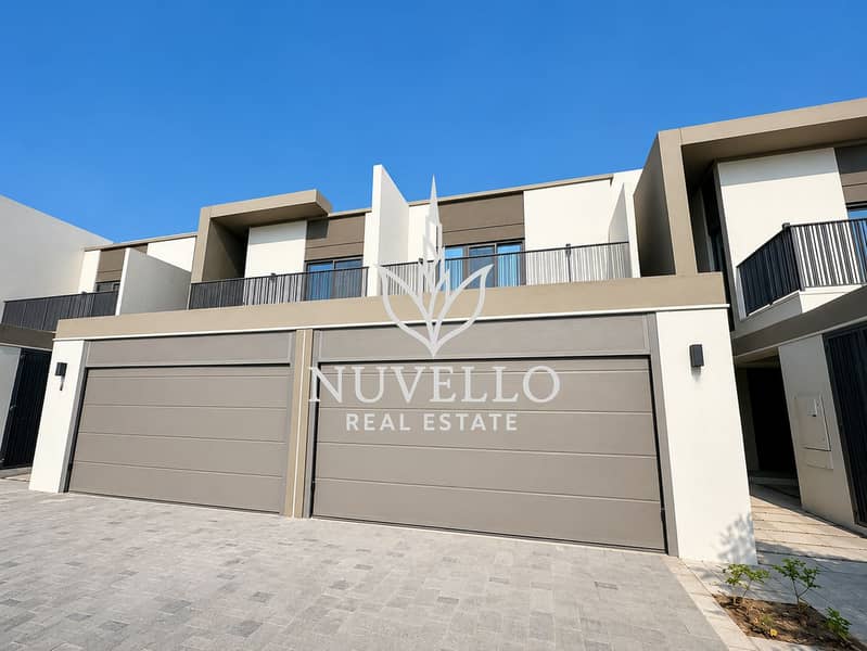 Single Row | Vacant October | Close to Pool Single Row | Vacant October | Close to Pool