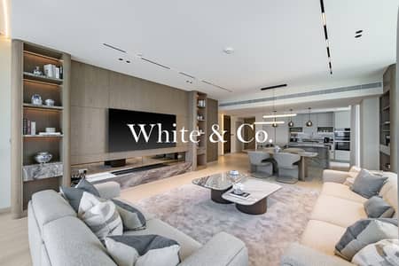 2 Bedroom Flat for Sale in Palm Jumeirah, Dubai - Corner unit | Bespoke furniture | Sea view
