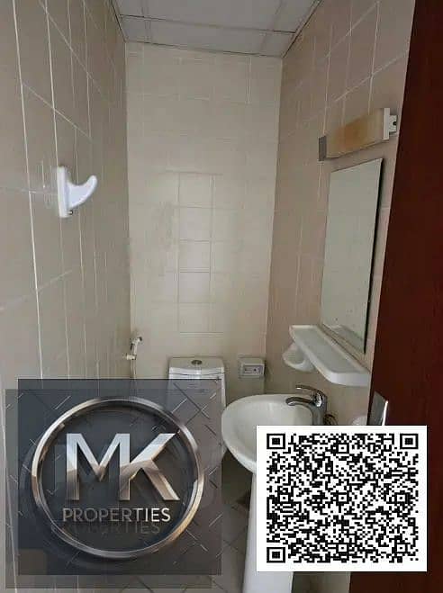 6 858857985-1066x800. webp