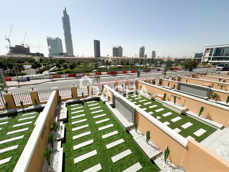 FULLY FURNISHED / Park Backing / Renovated FULLY FURNISHED / Park Backing / Renovated