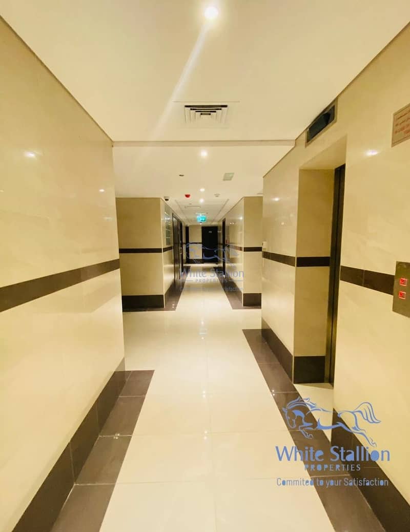 3 hallway. jpg