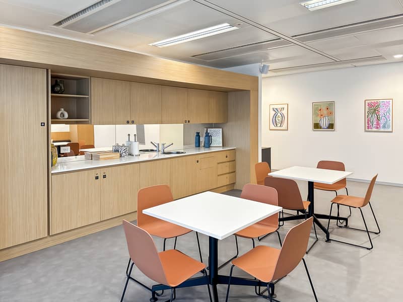 5 Spaces_ business club _Italy_Centre 8353_Refresh Area 2. jpg