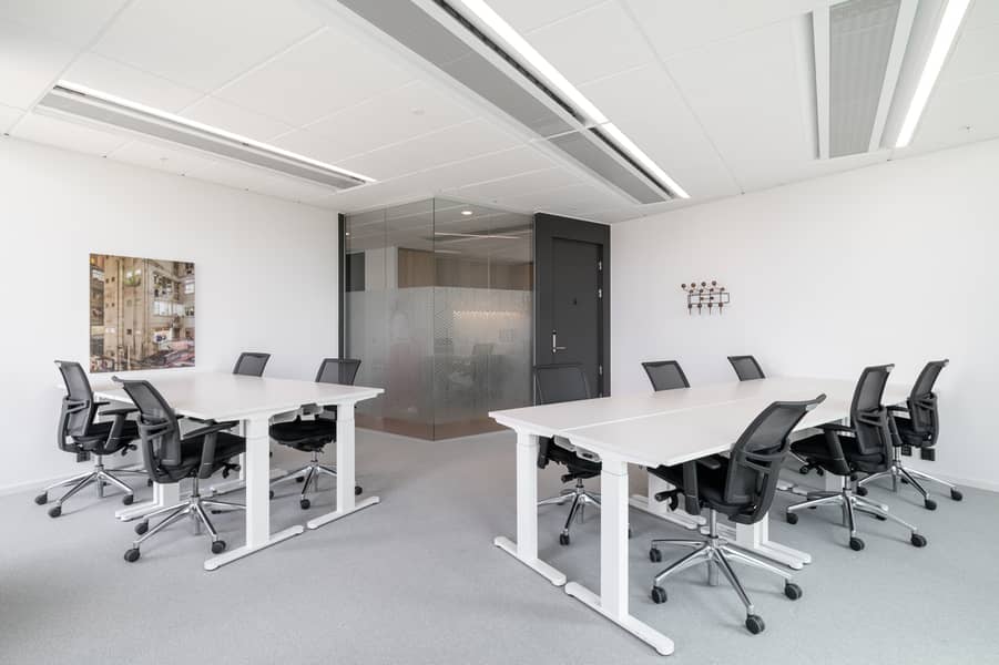 6 Spaces Hammarbybacken 5204 Johanneshov Sweden Large Office. jpg