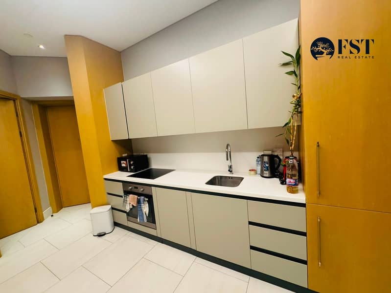 10 f4bb4fbe-5444-4cd2-8f08-6d9222902c2b. jpg