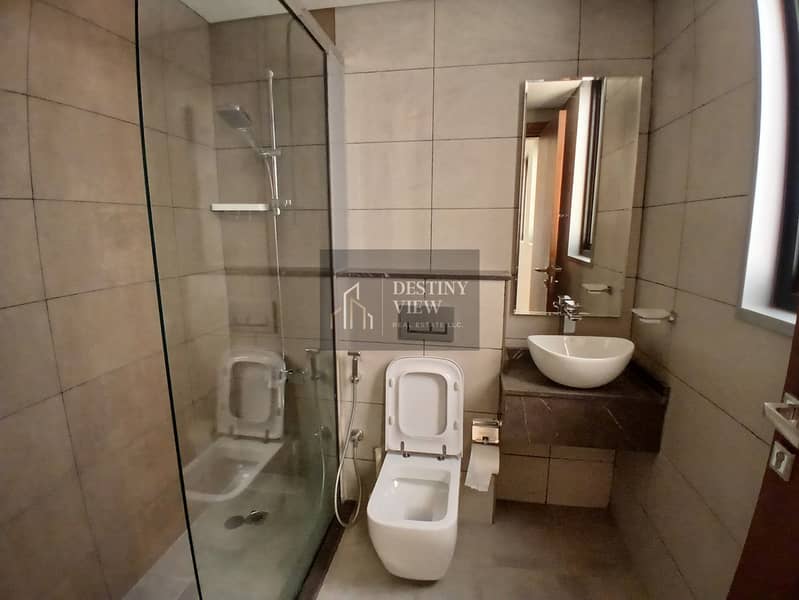 8 90055. jpg