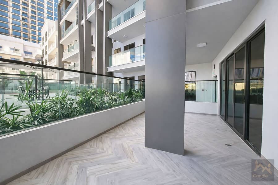 2 balcony. jpg