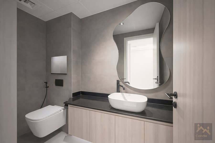 10 guest washroom. jpg