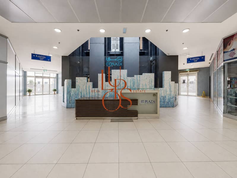 26 10_IT_Plaza_main_lobby_HD_4x3. jpg