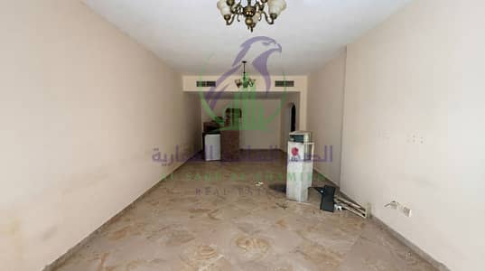 3 Schlafzimmer Wohnung zum zur Miete in Al Taawun, Sharjah - صاله 1. jpeg 3 Schlafzimmer Wohnung zum zur Miete in Al Taawun, Sharjah - صاله 1. jpeg