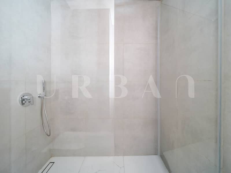 14 ADU00039. JPG