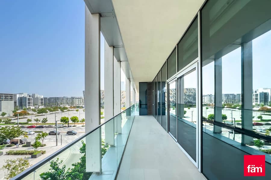 Vacant Rent | Spacious | Close To Metro Station Vacant Rent | Spacious | Close To Metro Station