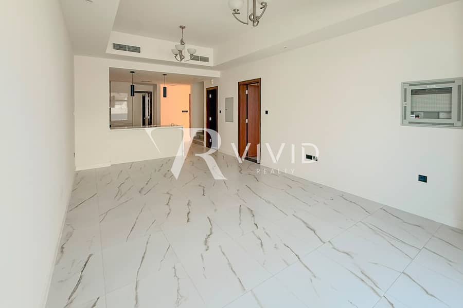 Brand New | Vacant | Close to Park Brand New | Vacant | Close to Park