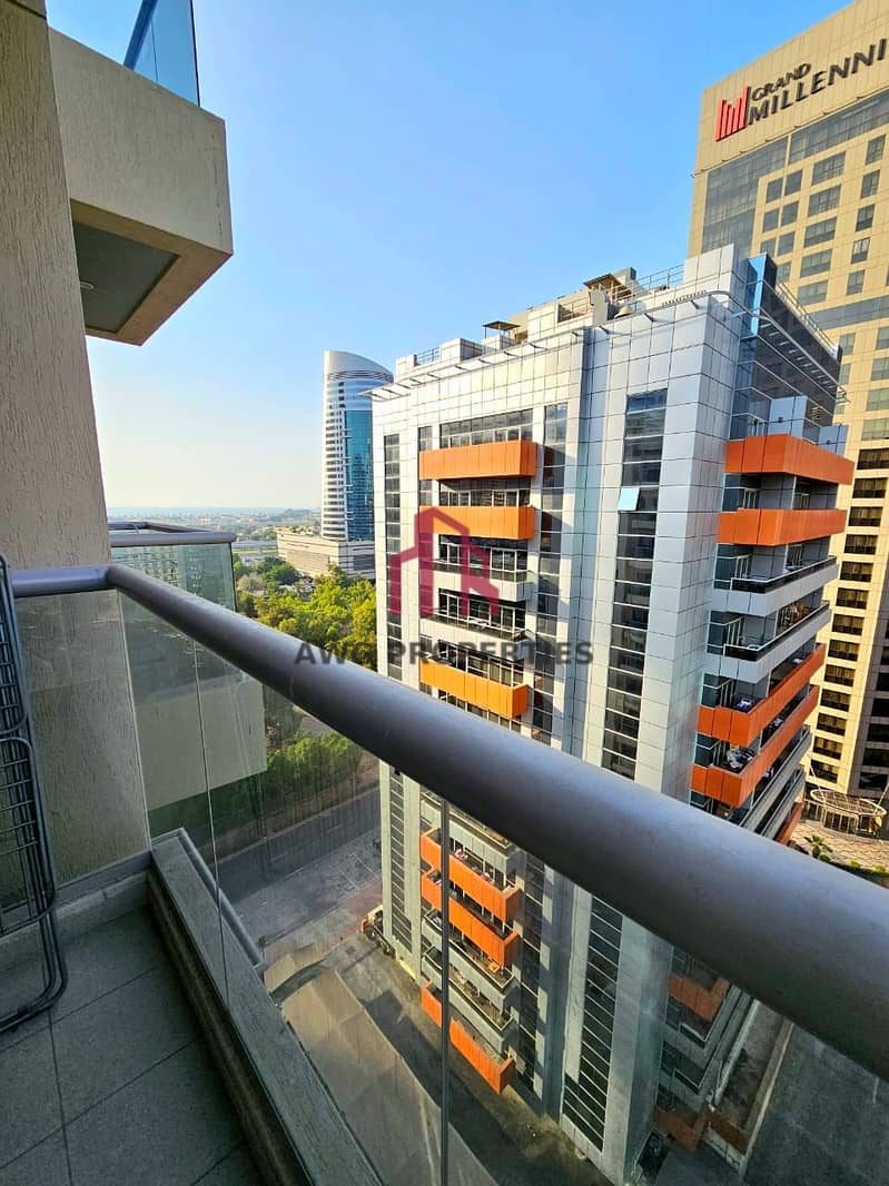 4 Balcony 1. jpeg