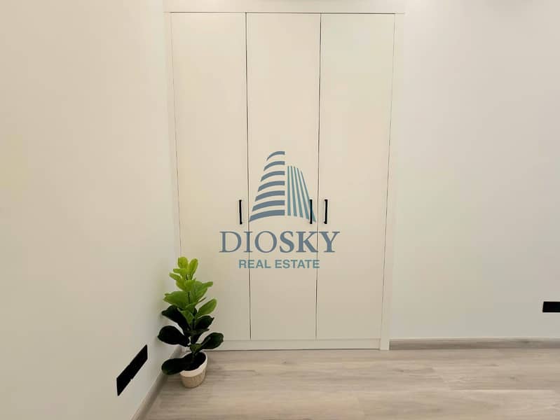 12 Image 12