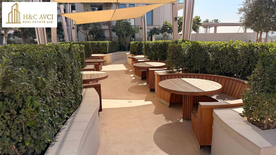11 al badia outside greenery. jpeg