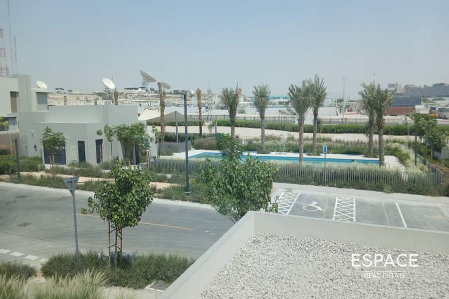 4BRs Townhouse | Corner Unit | Next to Pool 4BRs Townhouse | Corner Unit | Next to Pool