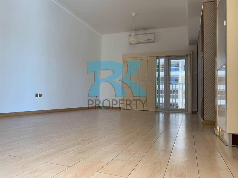 SOUND PROOF 3BR + BALCONY SOUND PROOF 3BR + BALCONY