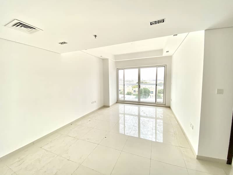 Brandnew 1B/R With Balcony apart# availible in DSO