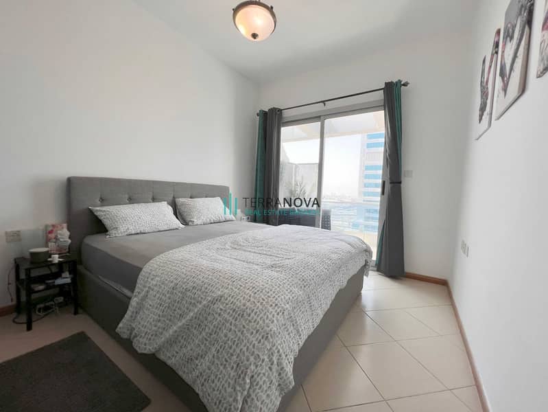 8 Bedroom 02. JPG