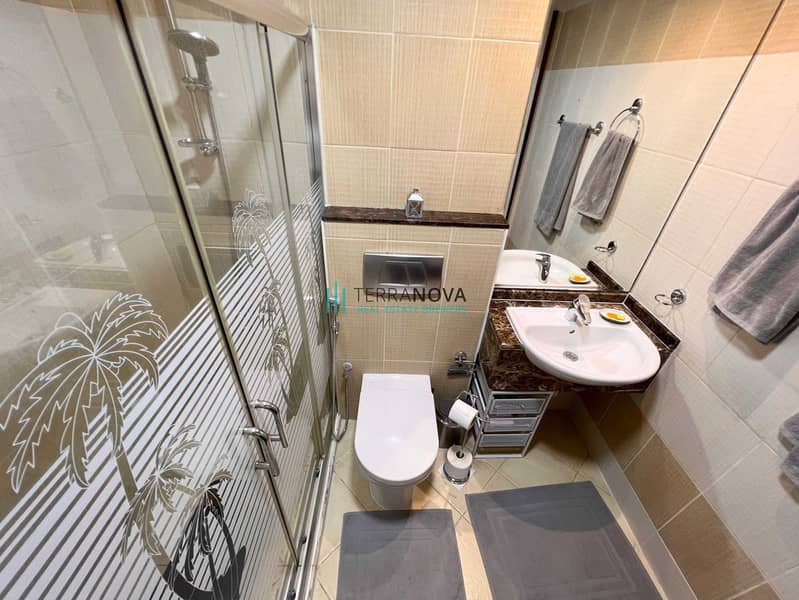15 Toilet 01. JPG