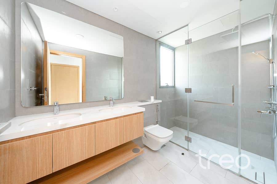 9 bathroom__4_LR. jpg