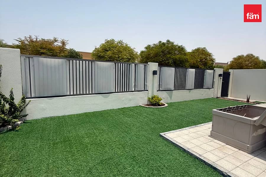 Single Row , Well Maintained , Vastu Single Row , Well Maintained , Vastu