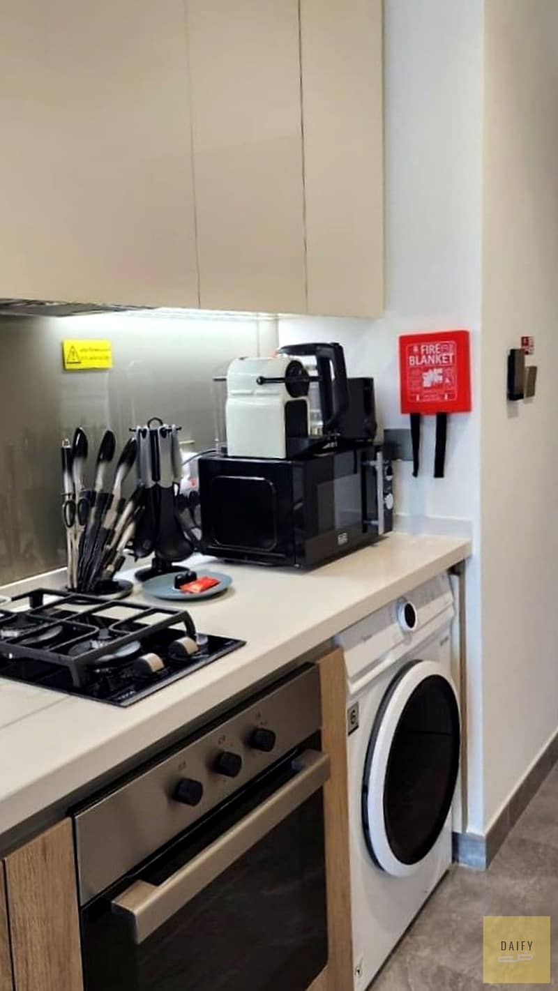 36 09_kitchen_stove. jpg