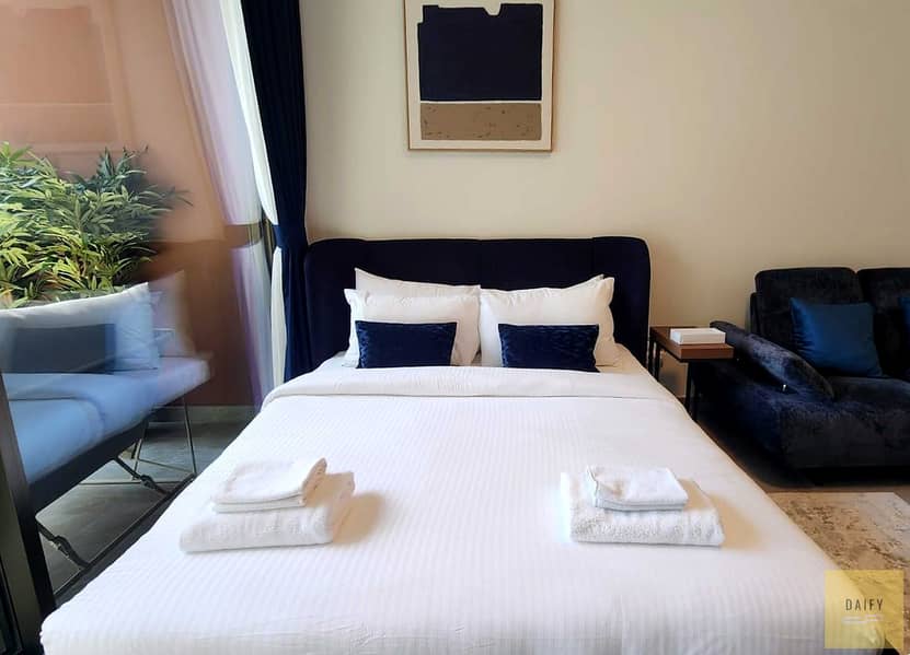 43 03_bed_front. jpg