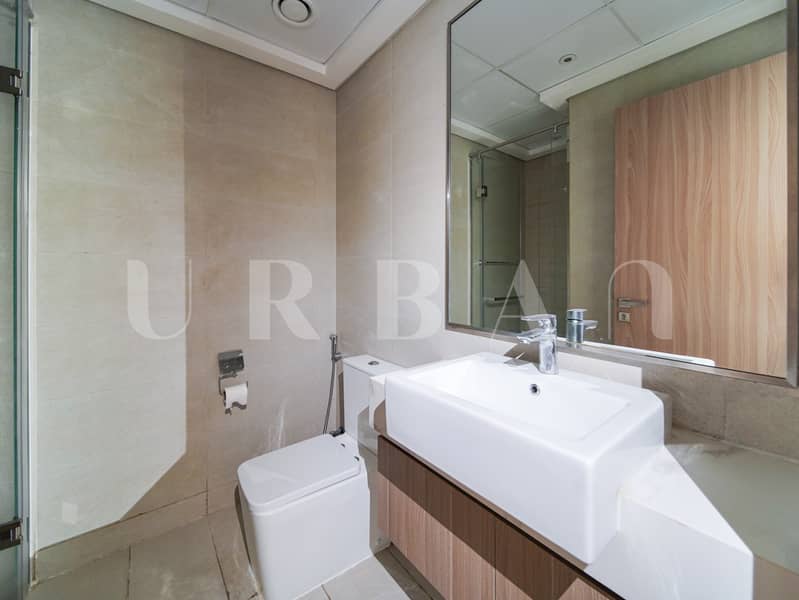 16 ADU00951. JPG