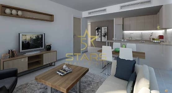 Appartement de 2 chambres à à vendre à Dubai Land Residence Complex (DLRC), Dubai - TIME 2 LIVING ROOM. png