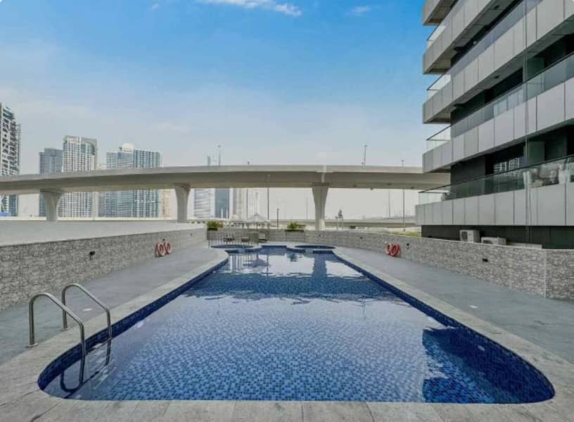 40 swimming pool . jpg