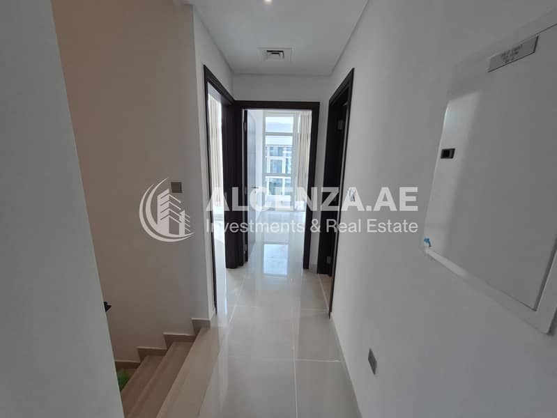 10 0c9ad06f-9e5f-45db-92bd-cba5866a8ea9. jpg