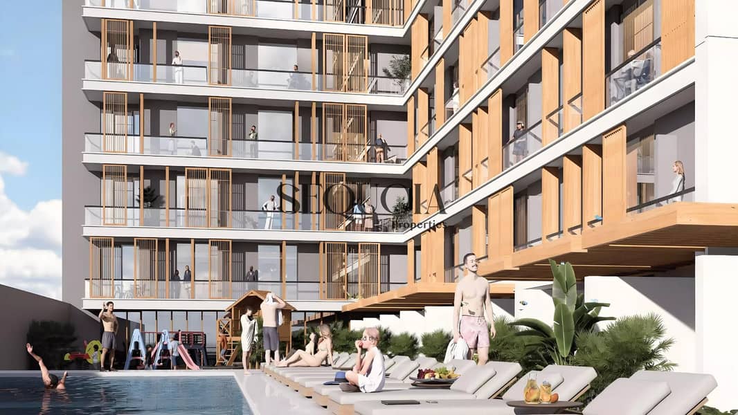 8 05_Exterior_Pool_Courtyard. jpg