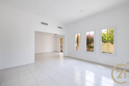 3 Camere Villa in affitto a The Springs, Dubai - Villa a The Springs,The Springs 2, 3 camere da letto, 275000 AED - 16165707 3 Camere Villa in affitto a The Springs, Dubai - Villa a The Springs,The Springs 2, 3 camere da letto, 275000 AED - 16165707