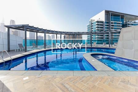 1 Camera Appartamento in affitto a Business Bay, Dubai - The bay - Swimming pool (5). jpg 1 Camera Appartamento in affitto a Business Bay, Dubai - The bay - Swimming pool (5). jpg
