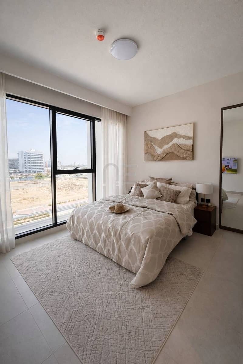 Bright Layout | Pool Facing | Close to Handover Bright Layout | Pool Facing | Close to Handover