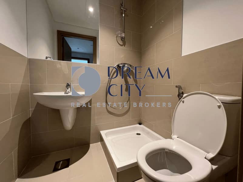 10 Creekside 18 B price 3.48M-10. png