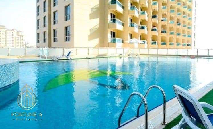13 POOLVIEW. jpg