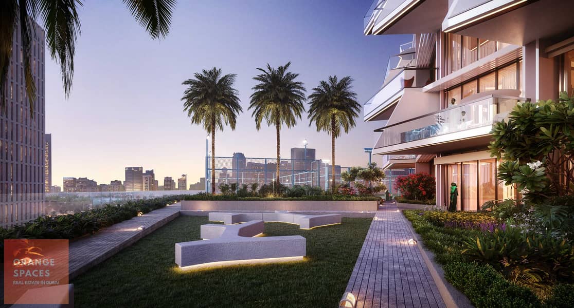 4 Exterior Royale 5. jpg