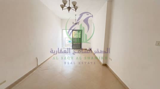 3 Schlafzimmer Wohnung zum zur Miete in Al Taawun, Sharjah - صاله 1. jpeg 3 Schlafzimmer Wohnung zum zur Miete in Al Taawun, Sharjah - صاله 1. jpeg
