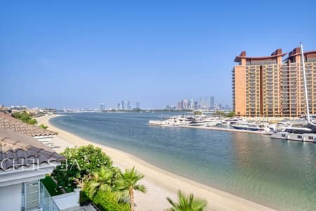 5 Bedroom Villa for Rent in Palm Jumeirah, Dubai - BEACHFRONT 5BR VILLA | PRIME LOCATION | VACANT 5 Bedroom Villa for Rent in Palm Jumeirah, Dubai - BEACHFRONT 5BR VILLA | PRIME LOCATION | VACANT