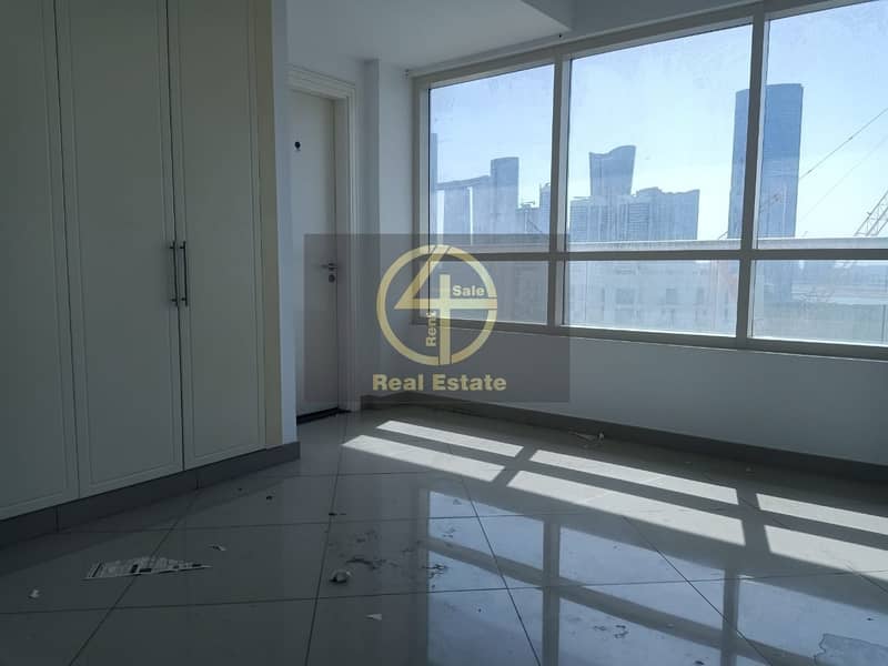 16 Spectacular 1 bed with Water view high finishing