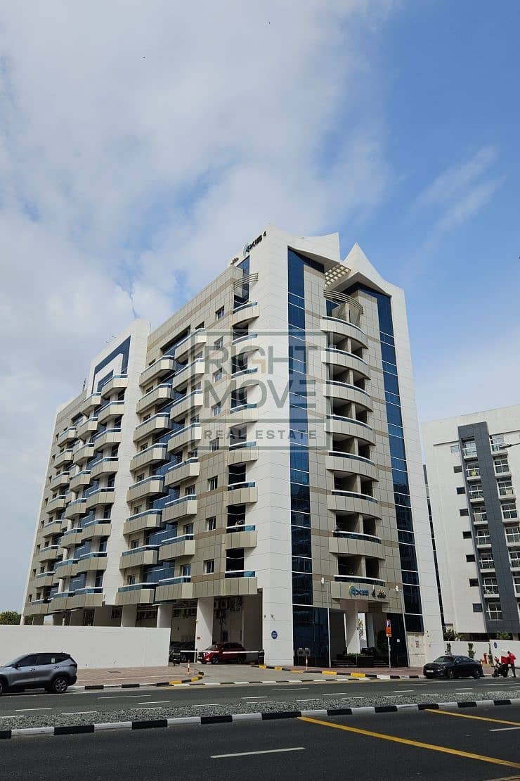 14 axis-residence-4_IEciJ_xl. jpg